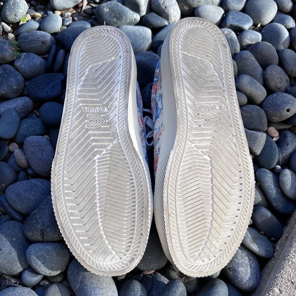 Cariuma + Crooked "I Voted" Canvas Sneakers - Picture 7 of 7